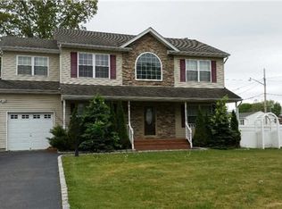 868 Nicolls Rd, Deer Park, NY 11729