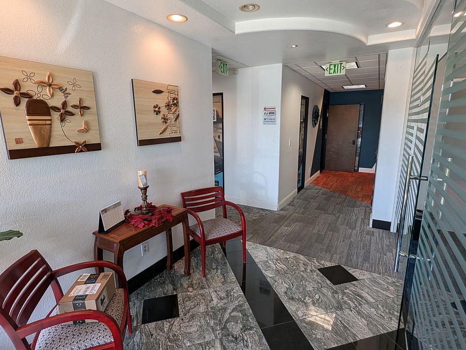 Cozy Entryway to Meet your Clients