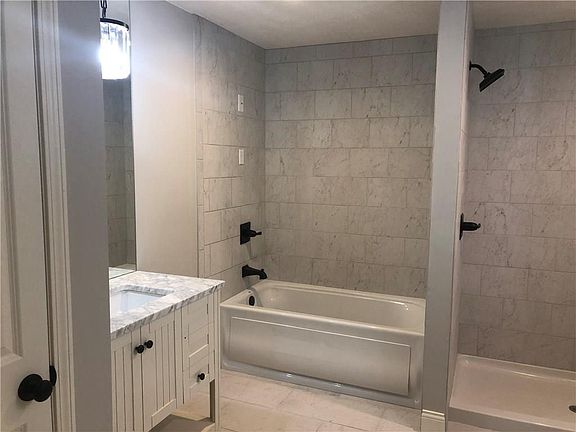 5th image of 5501 W Hazelwood Dr
