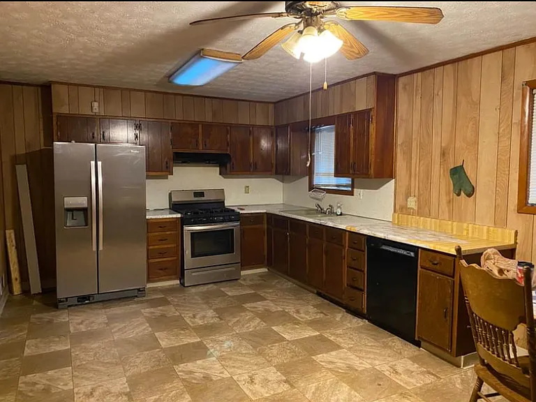 954 Majesty Ln — Photo 4