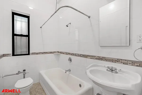 Rented by Arwell Realty | media 4