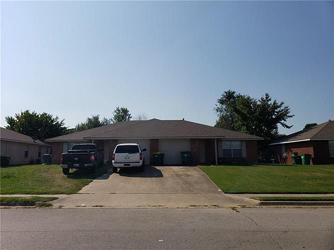 2nd image of 3017 Stagecoach Ave