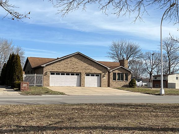 3rd image of 26933 W Outer Dr