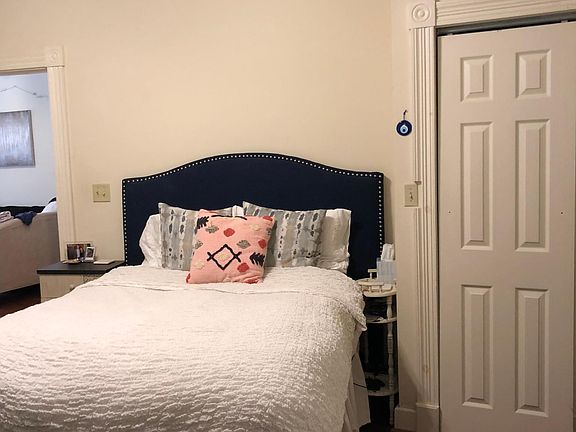 5th image of 1719 Habersham St #B