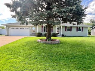 4440 Hearthstone Dr, Janesville, WI 53546