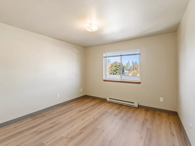 Ashton Apartments — Photo 96