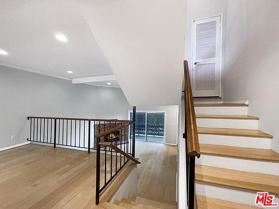 3rd image of 6864 Hatillo Ave APT D