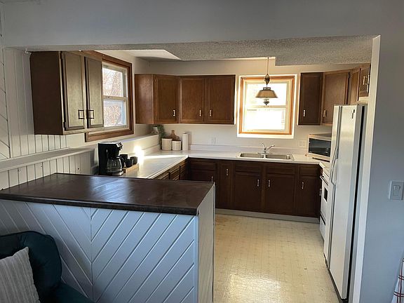 4th image of 4008 White Bear Ave