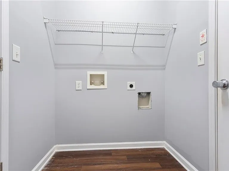 1126 Treymont Ln — Photo 12