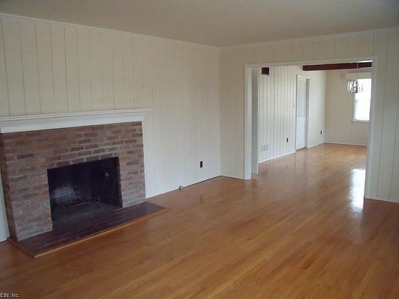 5th image of 1341 E Bay Shore Dr