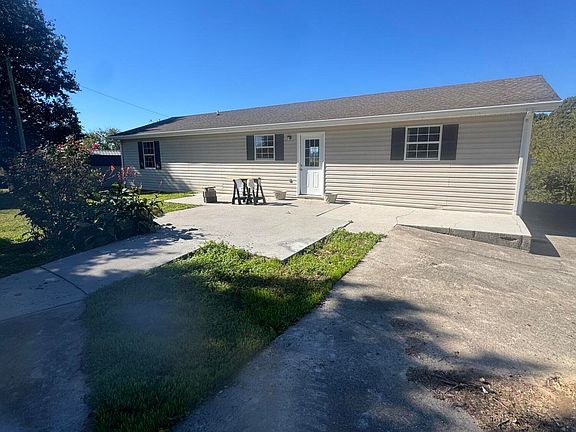 3rd image of 134 Benjamin Ln
