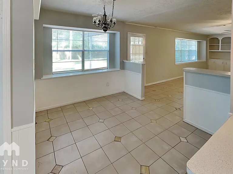 15110 Gladebrook Dr — Photo 10