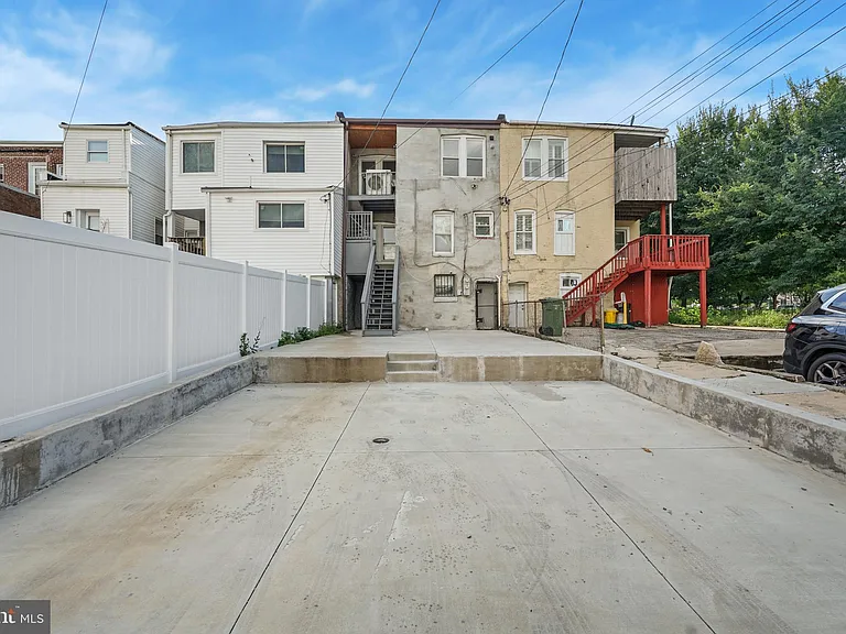 2509 Linden Ave #2 — Photo 24