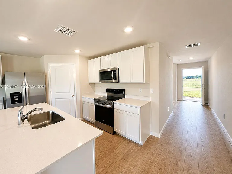 544 Ilaria Ct — Photo 6