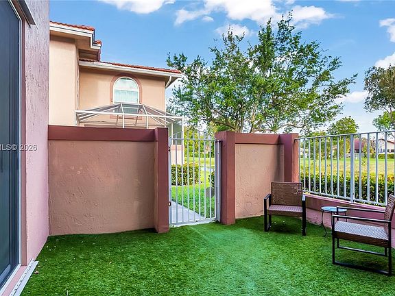 3rd image of 11808 Royal Palm Blvd