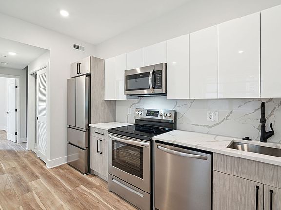 3rd image of 862 N 41st St #13