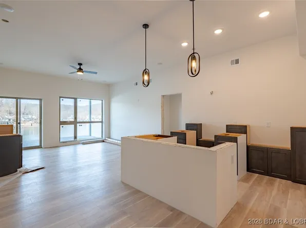 700 Pershing Dr #108, Camdenton, MO 65020