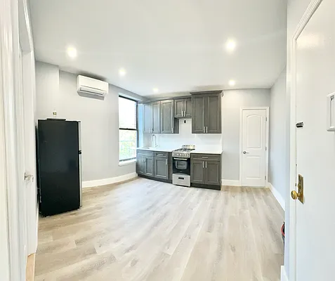 Rented by EastMount Realty LLC | media 2