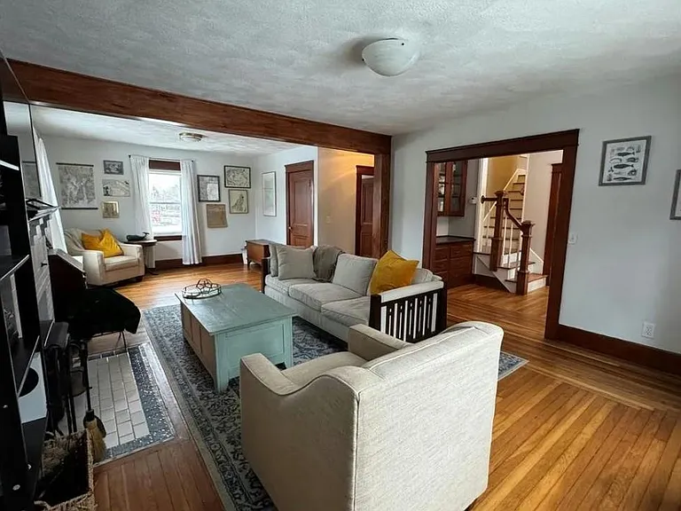 38 Terrace Ave — Photo 3