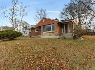 74 Cutler St, New London, CT 06320