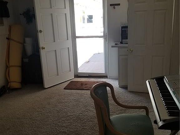 2nd image of 1640 Yale Dr