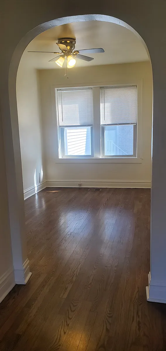 Building Photo - 5046 W Diversey Ave #1N