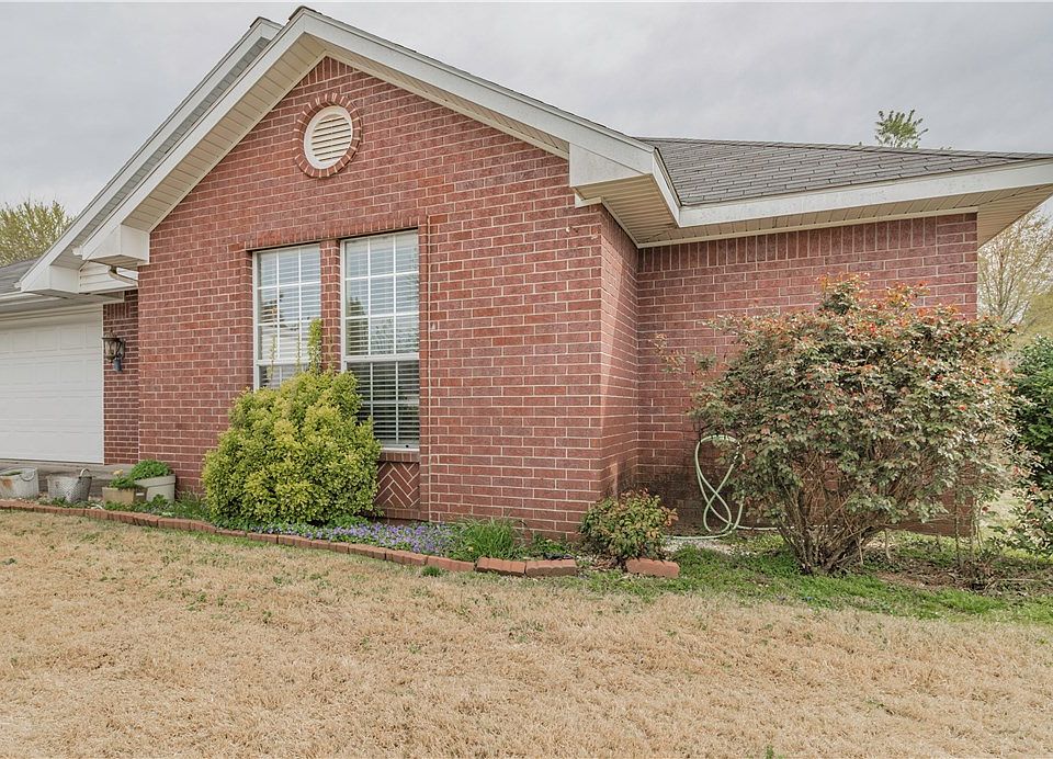 1st image of 33 Northaven St
