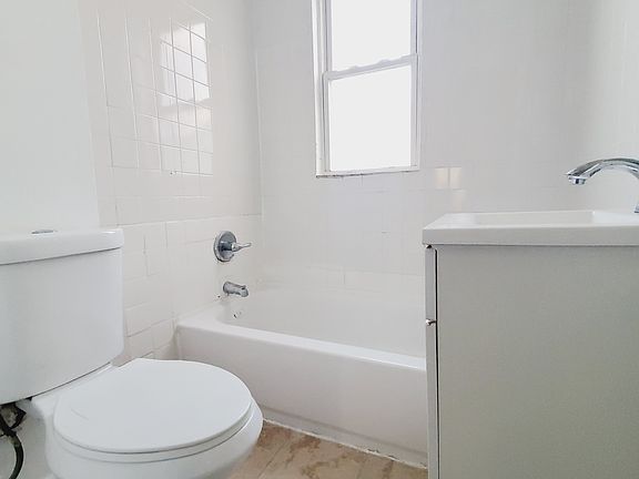 5th image of 72 Rose Ave #2E