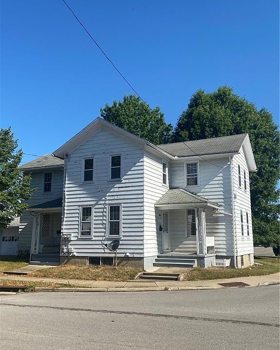 1st image of 141 E Chestnut St