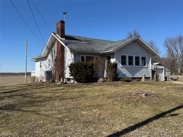 10131 Columbus Rd NE, Louisville, OH 44641