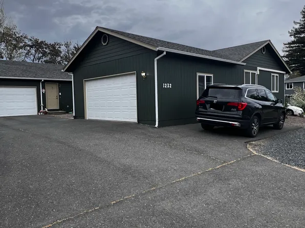 1232 W Harbeck Rd Unit A, Grants Pass, OR 97527