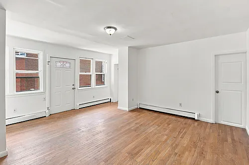 320 Hewitt St #1 Photo 1
