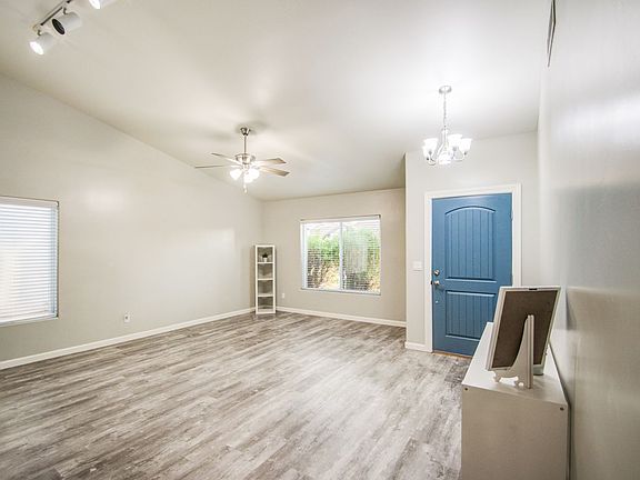 4th image of 1402 E San Angelo Ave
