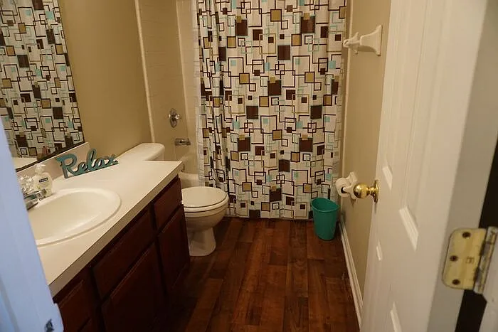 5562 Bennington Dr — Photo 9