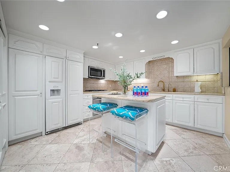 67 Sea Island Dr — Photo 6