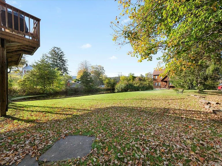 1403 Kings Hwy — Photo 39