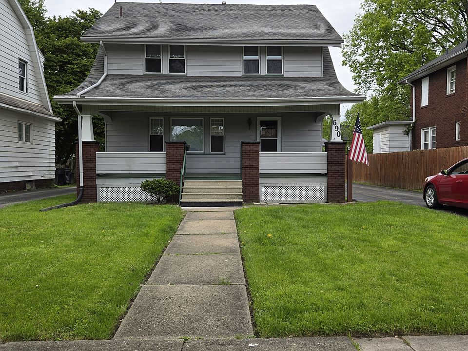 1st image of 690 Woodbine Ave SE