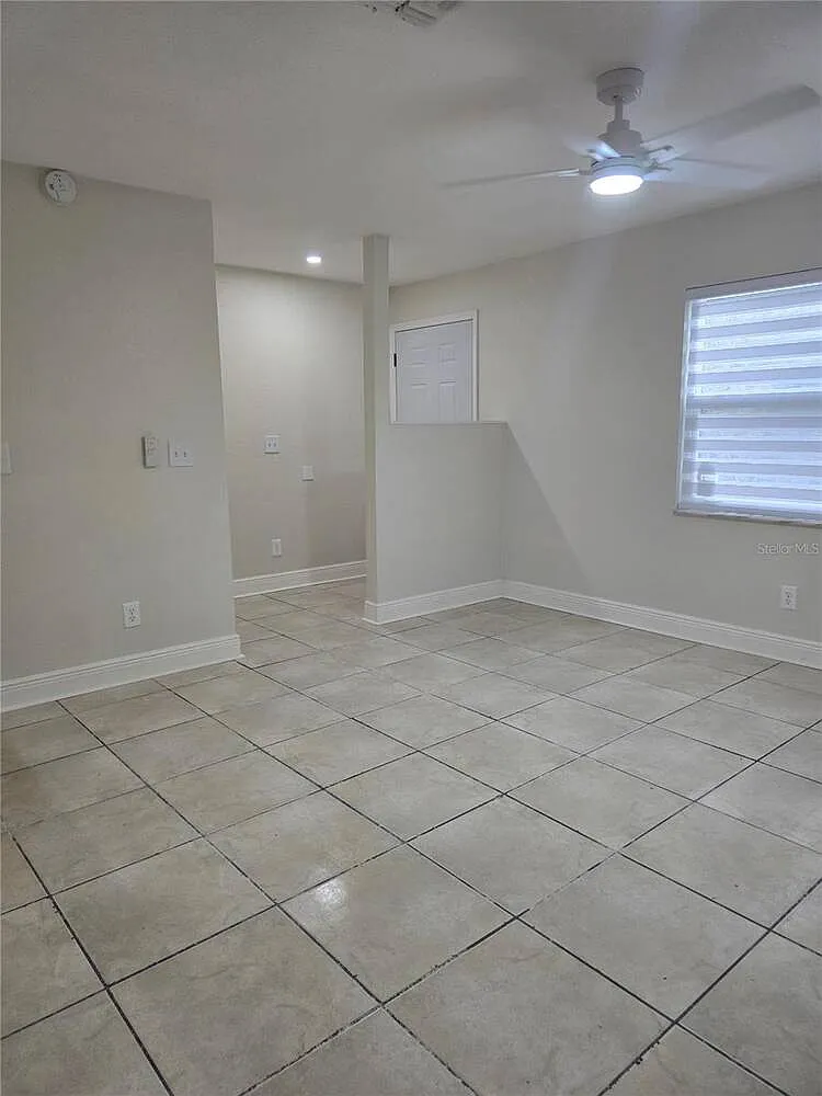 2 bed, 1.0 bath, 3456 sqft, $1,400 — Photo 2