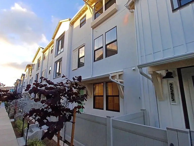2586 Delphinium Ln — Photo 26