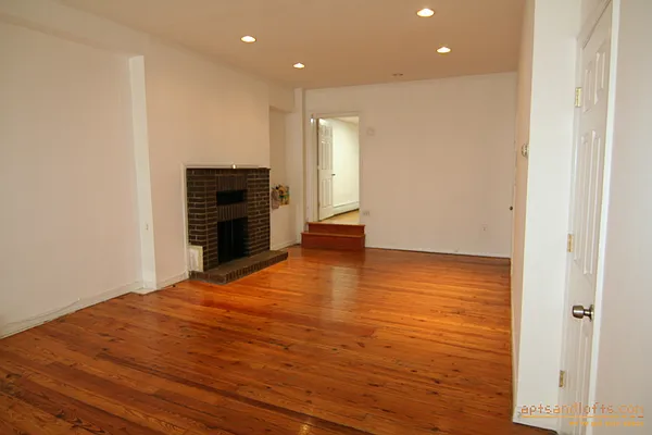 Rented by aptsandlofts.com | media 3