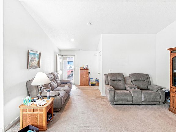 4th image of 2227 SW Newberry Ct