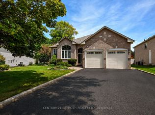 112 Silver Birch Ave, Wasaga Beach, ON L9Z 1N2