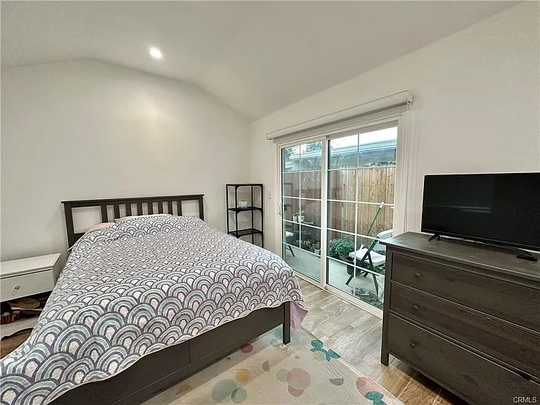 6116 Strickland Ave — Photo 2