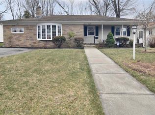 45 Dellwood Rd, Cranston, RI 02920