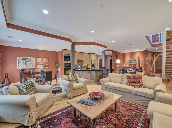 5309 Hidalgo St, Houston, TX 77056