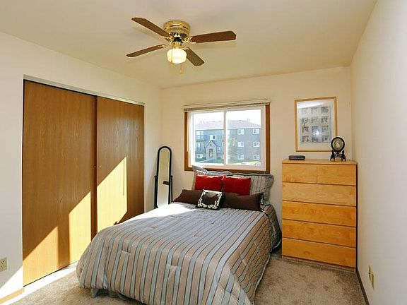 4th image of 730 Regent Dr APT 12