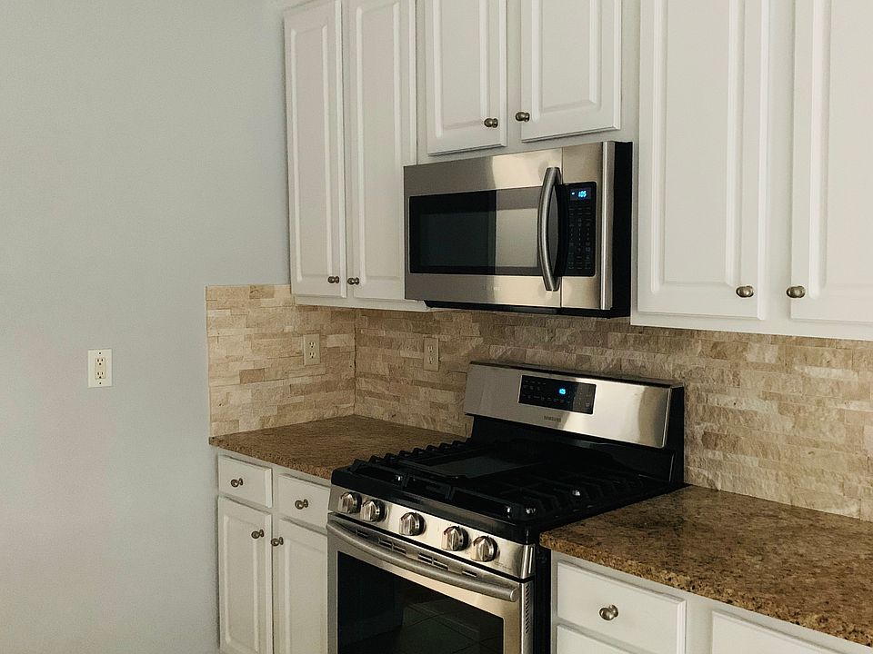 1st image of 3012 Sweetbriar Walk