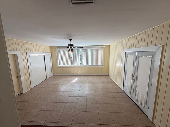 4th image of 425 Laurina St