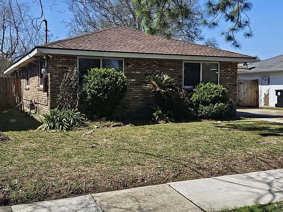 3rd image of 2235 Mercedes Blvd