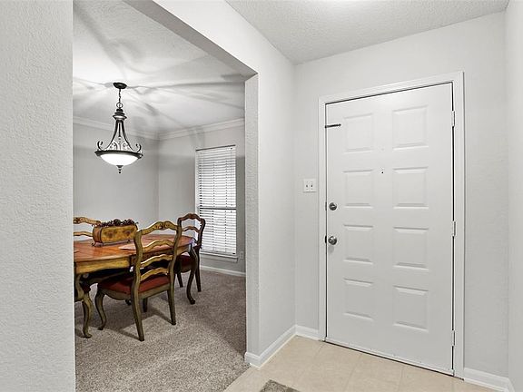 5th image of 418 Wind Wood Dr